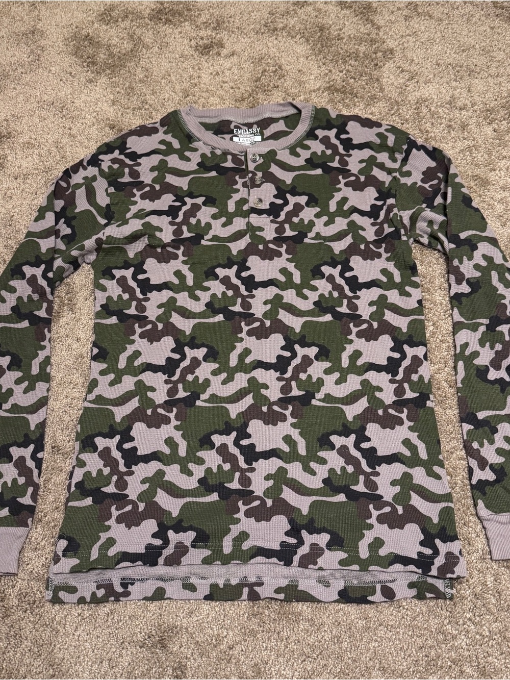 Embassy Clothing Co Henley Shirt Mens Large Green Tan Camo Pullover Long Sleeve